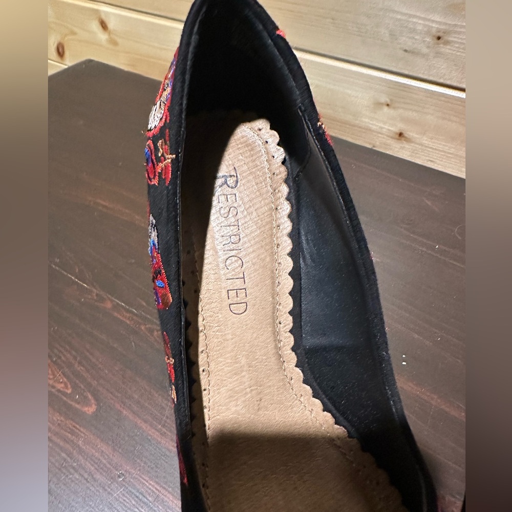 Restricted block heel pumps size 6 - Picture 6 of 7